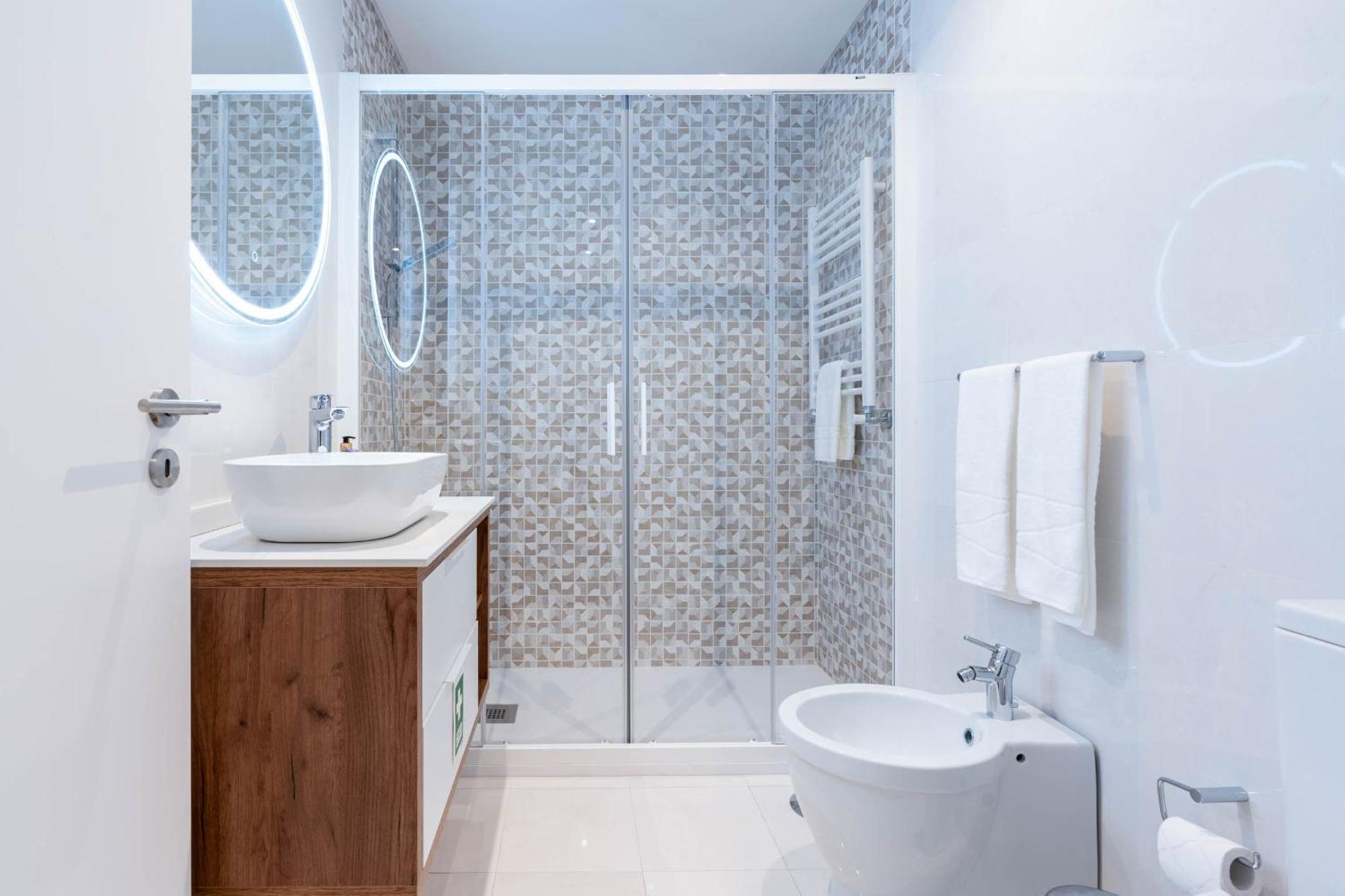 Cedofeita Sunny Apartment - Balcony & Parking Porto Bagian luar foto