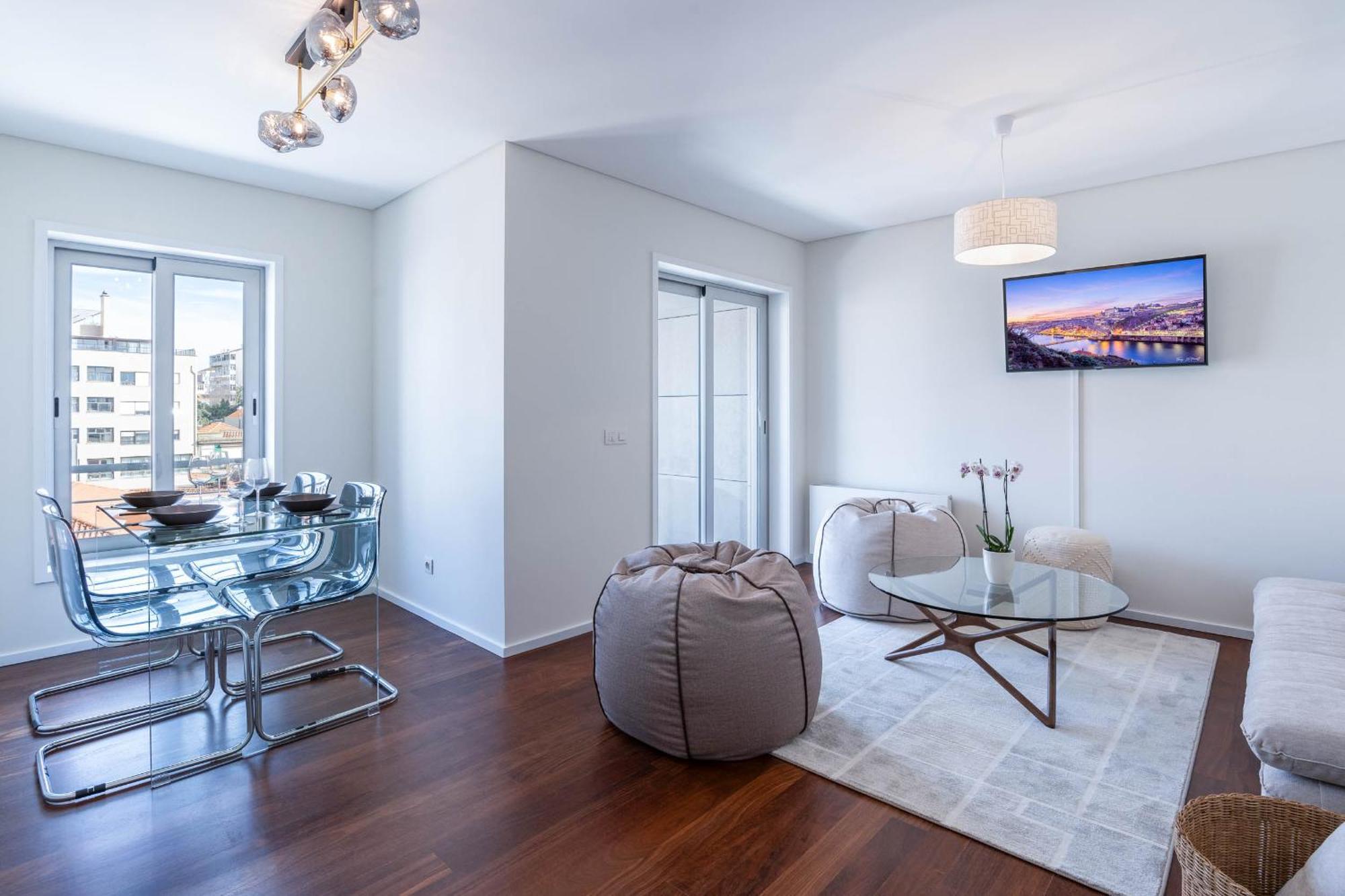 Cedofeita Sunny Apartment - Balcony & Parking Porto Bagian luar foto