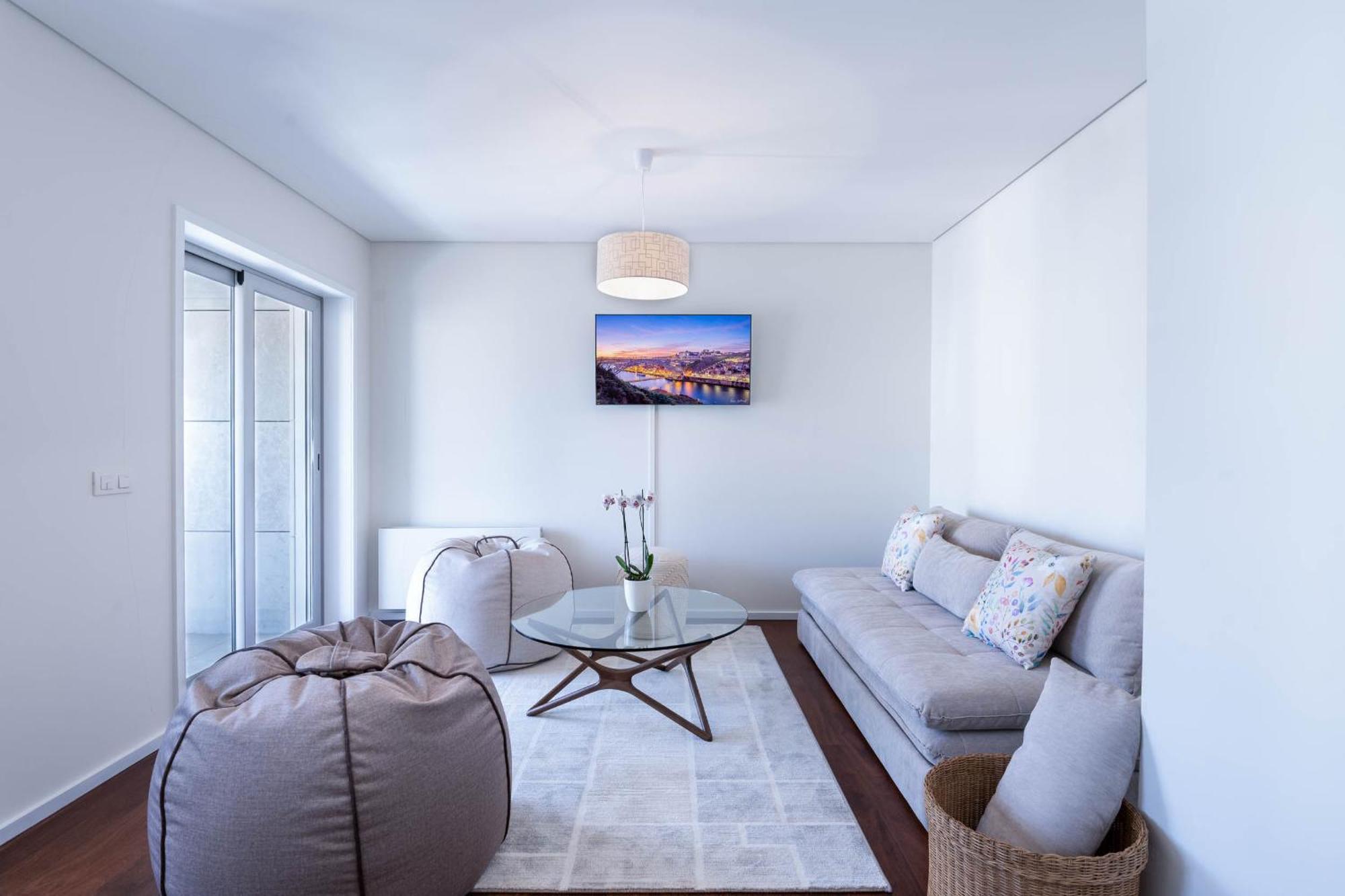 Cedofeita Sunny Apartment - Balcony & Parking Porto Bagian luar foto